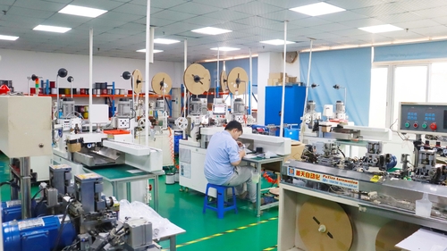 Latest company news about Flat Cables in the Wire Harness Industry: Key Characteristics, Selection Criteria, and Development Trends